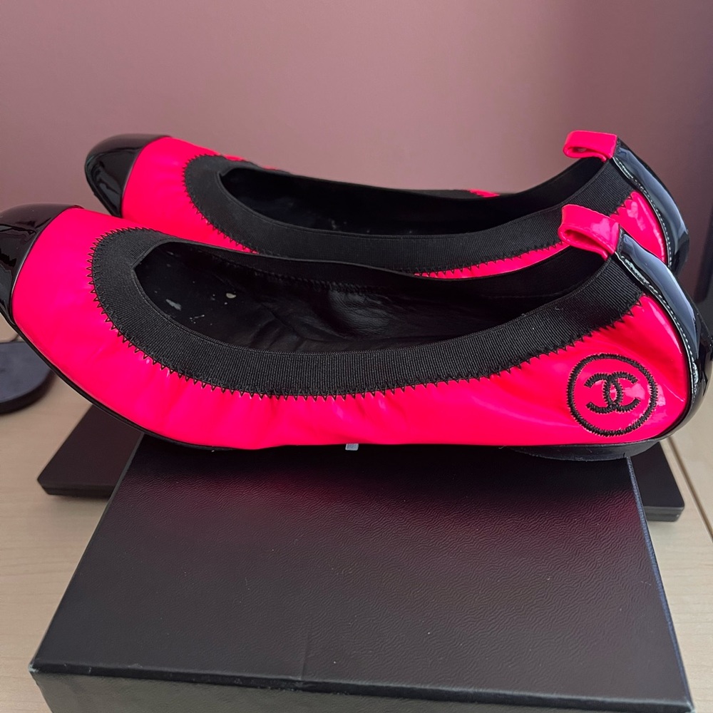 Chanel bright pink flats